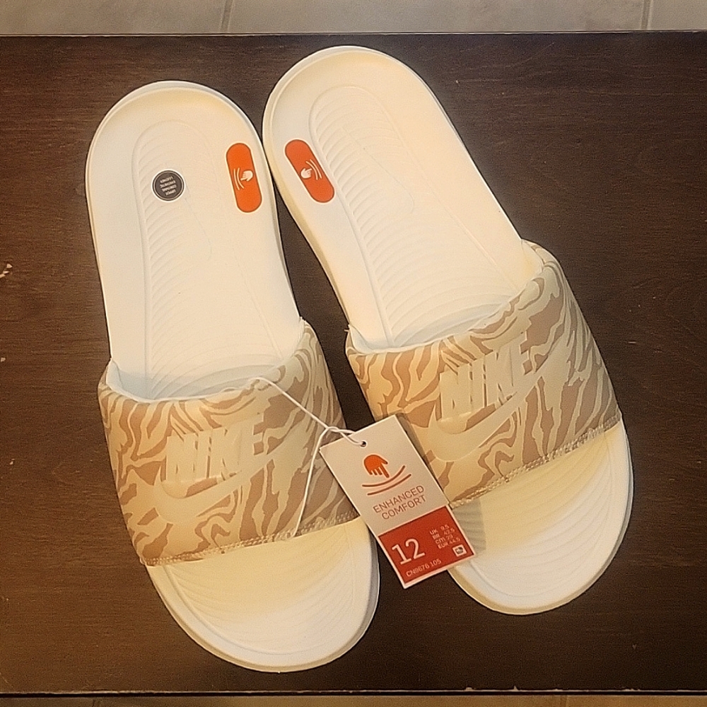 Nike slides women's size 12 men's size 10